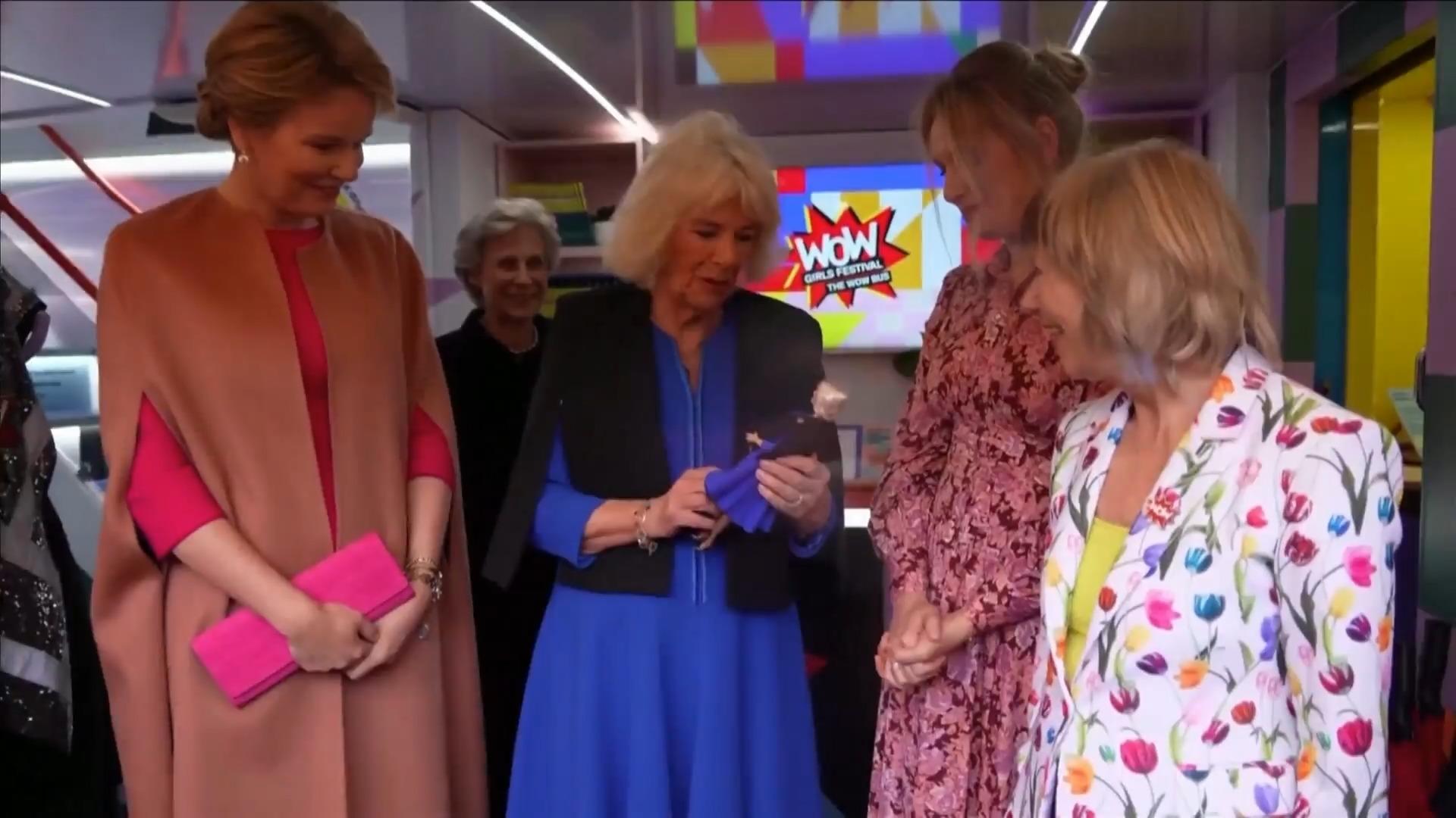 Eine Barbie für Camilla! Königin bekommt Lookalike