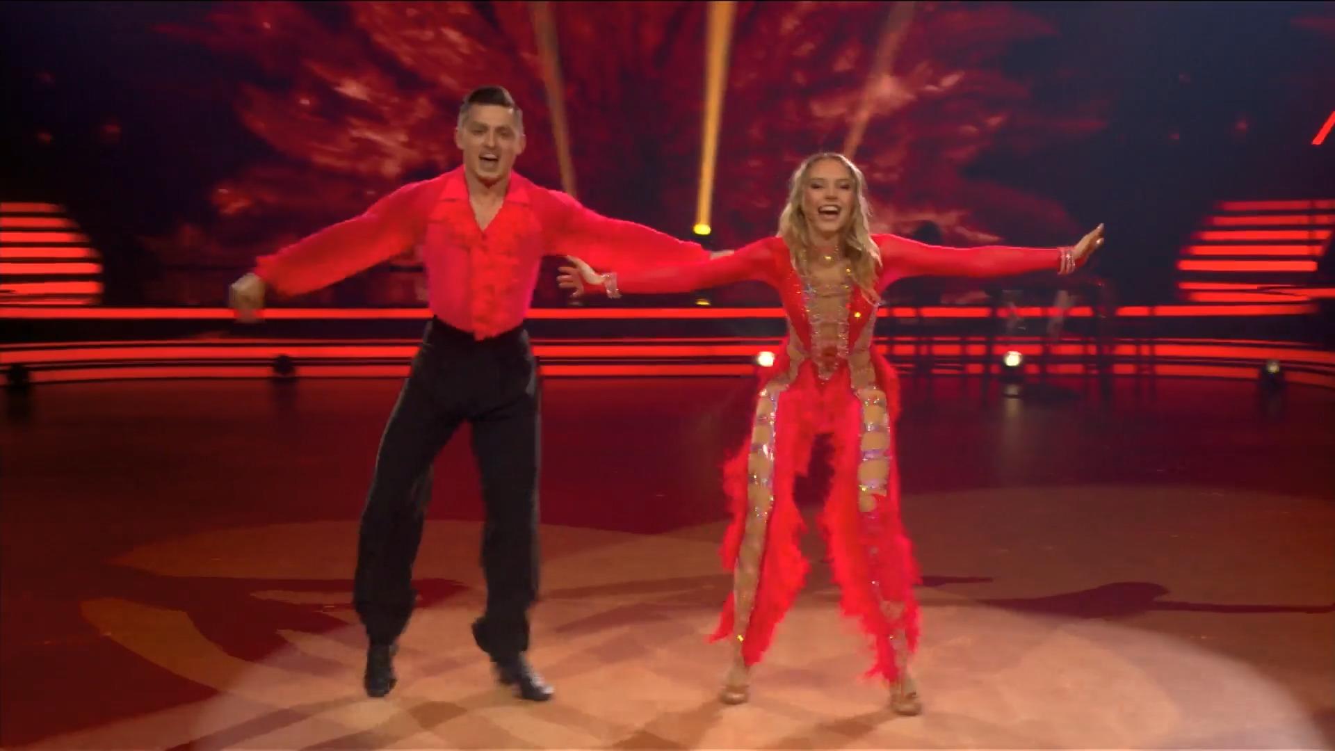 Lina und Zsolt präsentieren die erste Samba der Staffel Let’s Dance 2024: „Alle Figuren da“