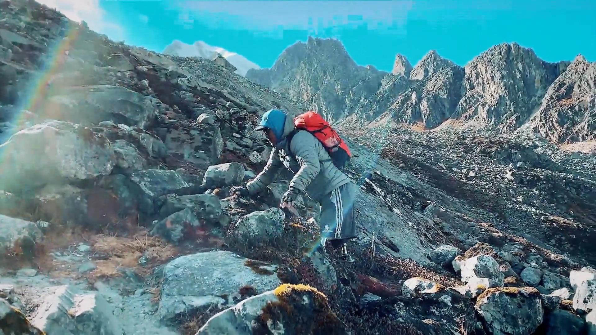 Hari schafft den Mount Everest trotz Bein-Amputation Held ohne Beine