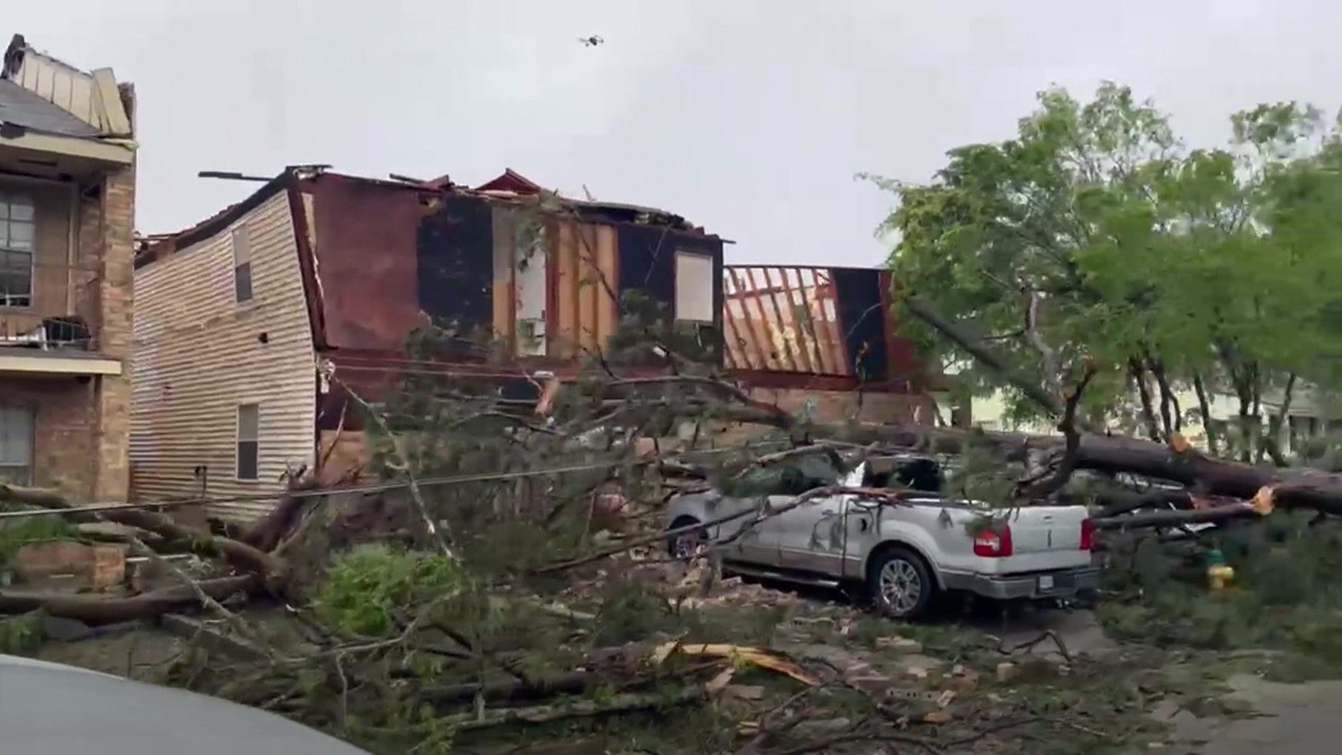 Behörden rufen wegen zerstörerischen Unwettern Notstand aus Mehrere Tornados im Süden der USA