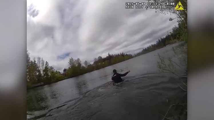 Wapato Lake Usa Polizisten Retten In Letzter Sekunde Ertrinkende