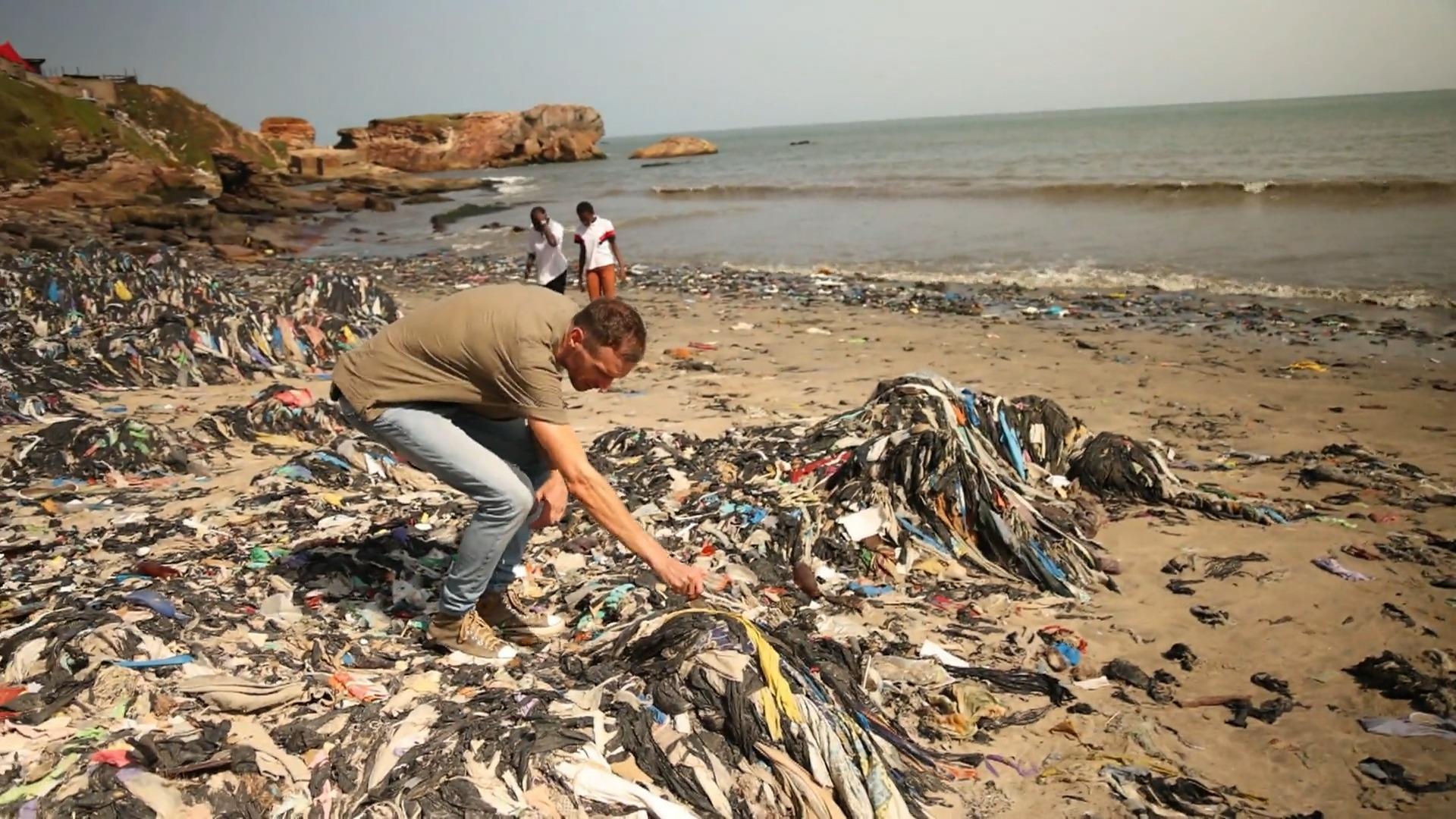 H&M-Kleidung landet in Ghana im Müll Die große Recycling-Lüge!