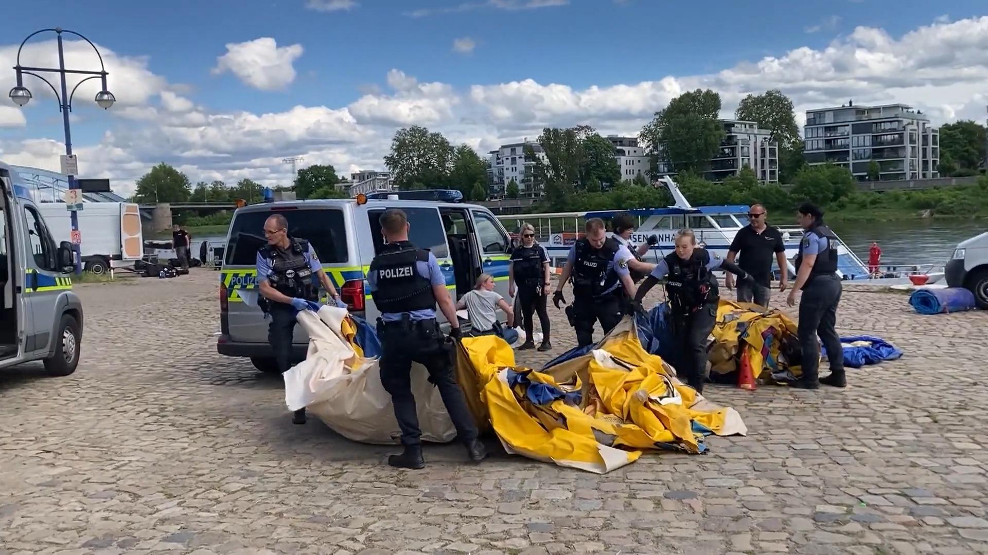 Neun Verletzte bei großem Hüpfburgunfall in Magdeburg