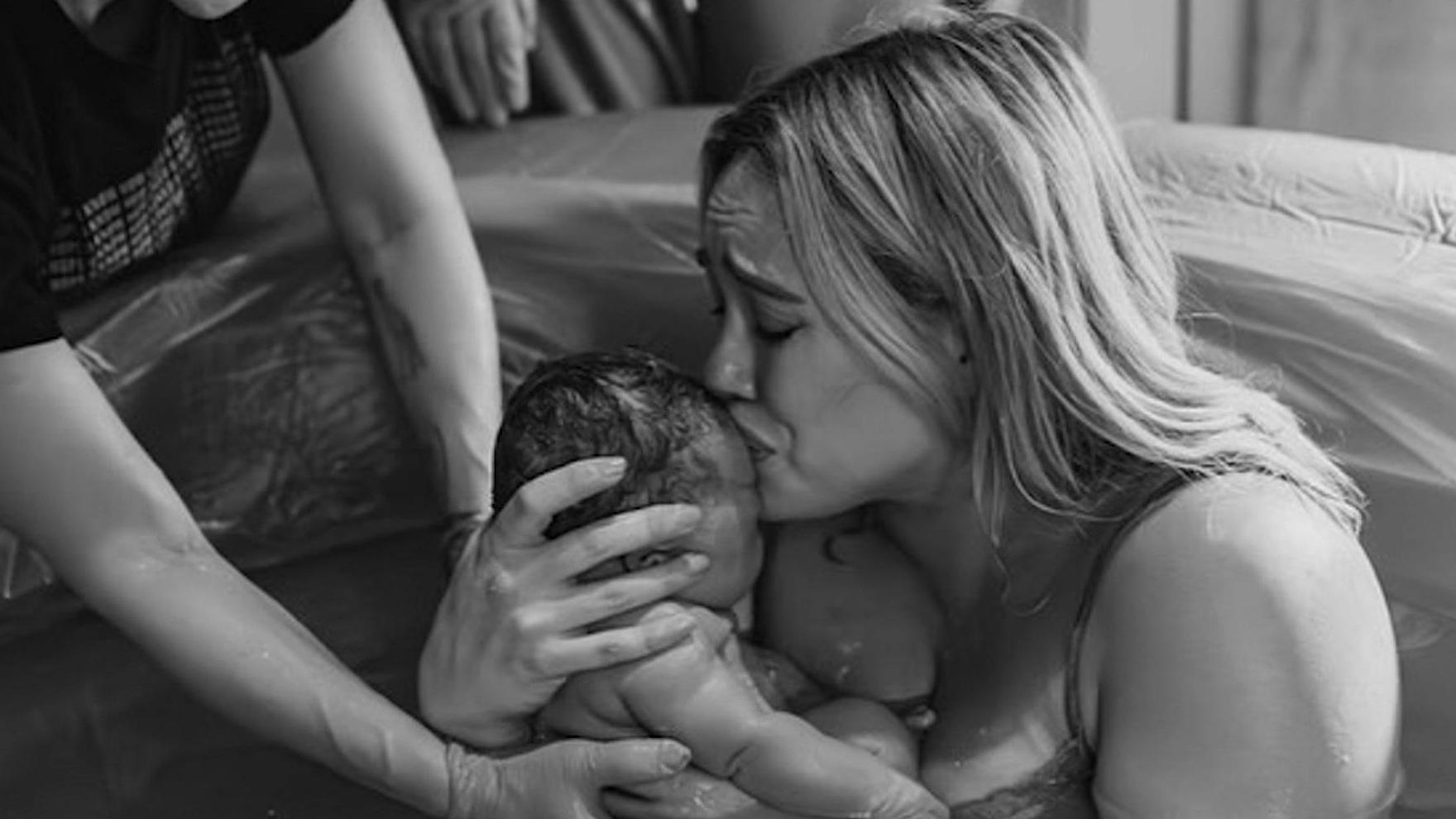 Hilary Duff da a luz a su cuarto hijo en casa ¡El bebé ya está aquí!
